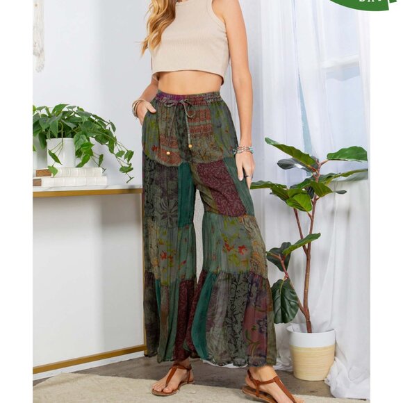 Retro Revival  Patchwork Pants NWT Size Medium - Picture 4 of 4